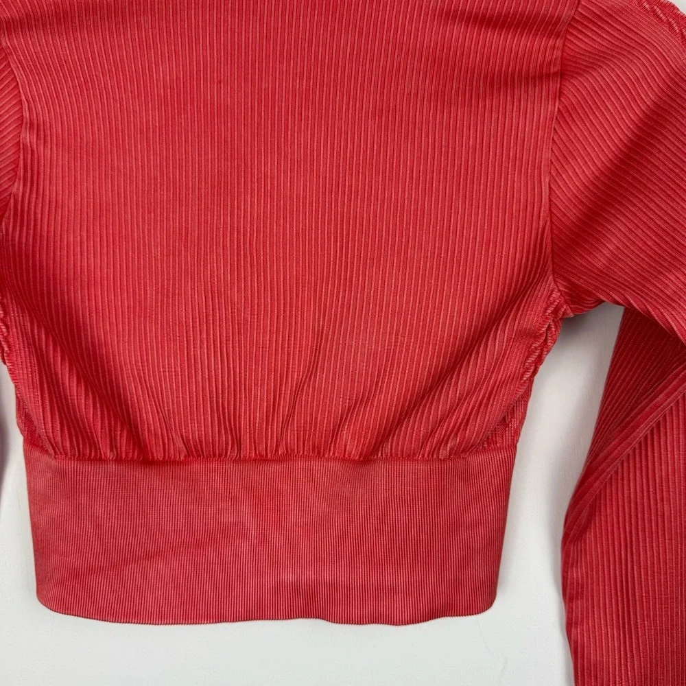 Aerie Offline Big Chill Seamless Long Sleeve T-Shirt Crop Top Sz Small Coral